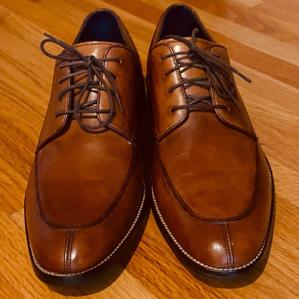 Cole Haan Mens Lenox Hill Split Toe Oxford Sz. 10.5M
Tan Leather Tonal Stitching